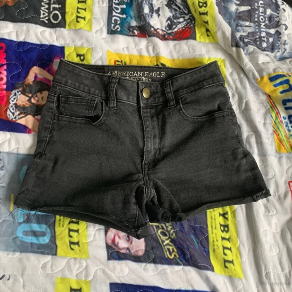 AMERICAN EAGLE HIGH RISE BLACK SHORTS 0